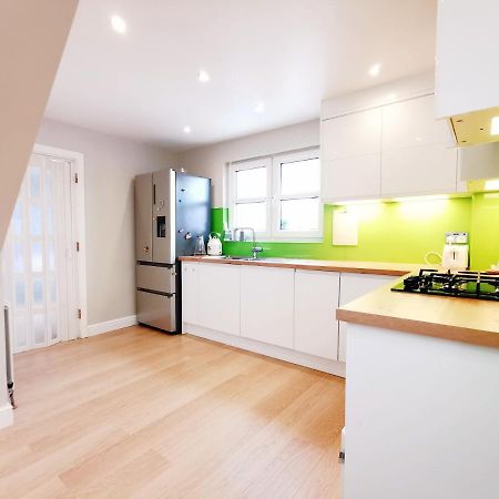 Modern And Spacious Double&King Bedrooms Both With Private Bathrooms 에든버러 외부 사진