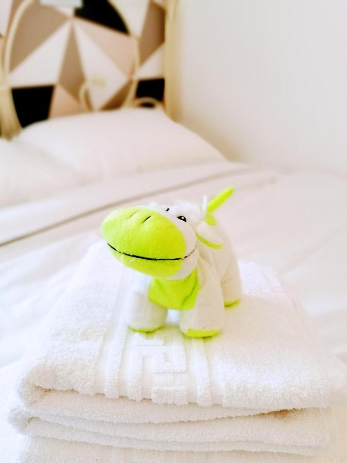 Modern And Spacious Double&King Bedrooms Both With Private Bathrooms 에든버러 외부 사진