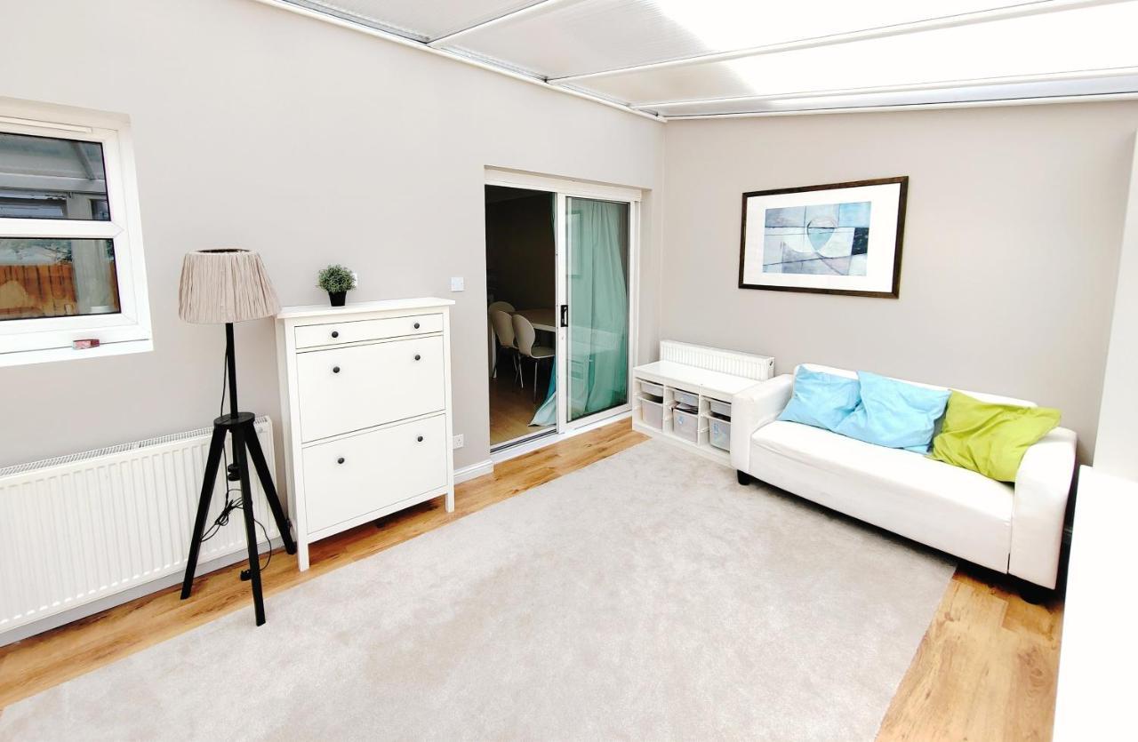 Modern And Spacious Double&King Bedrooms Both With Private Bathrooms 에든버러 외부 사진