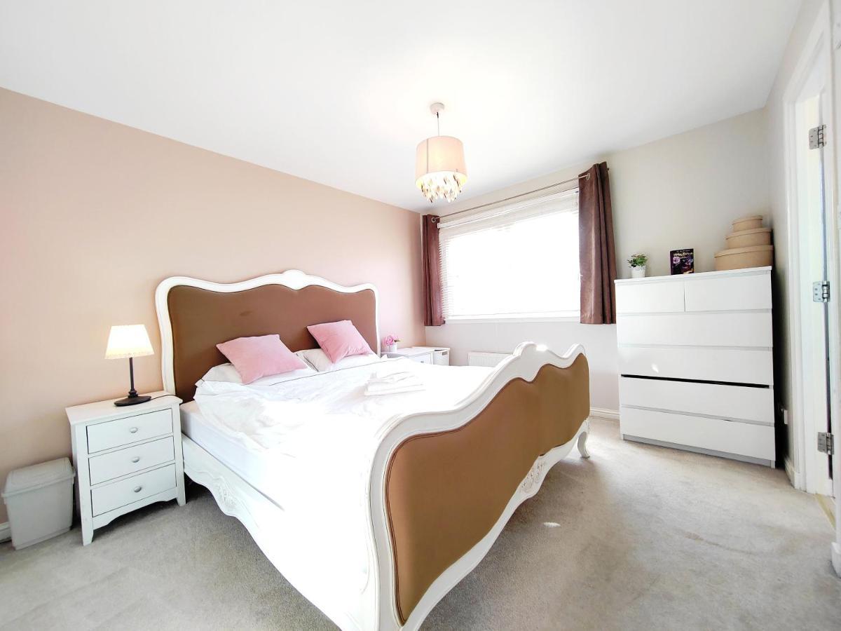 Modern And Spacious Double&King Bedrooms Both With Private Bathrooms 에든버러 외부 사진
