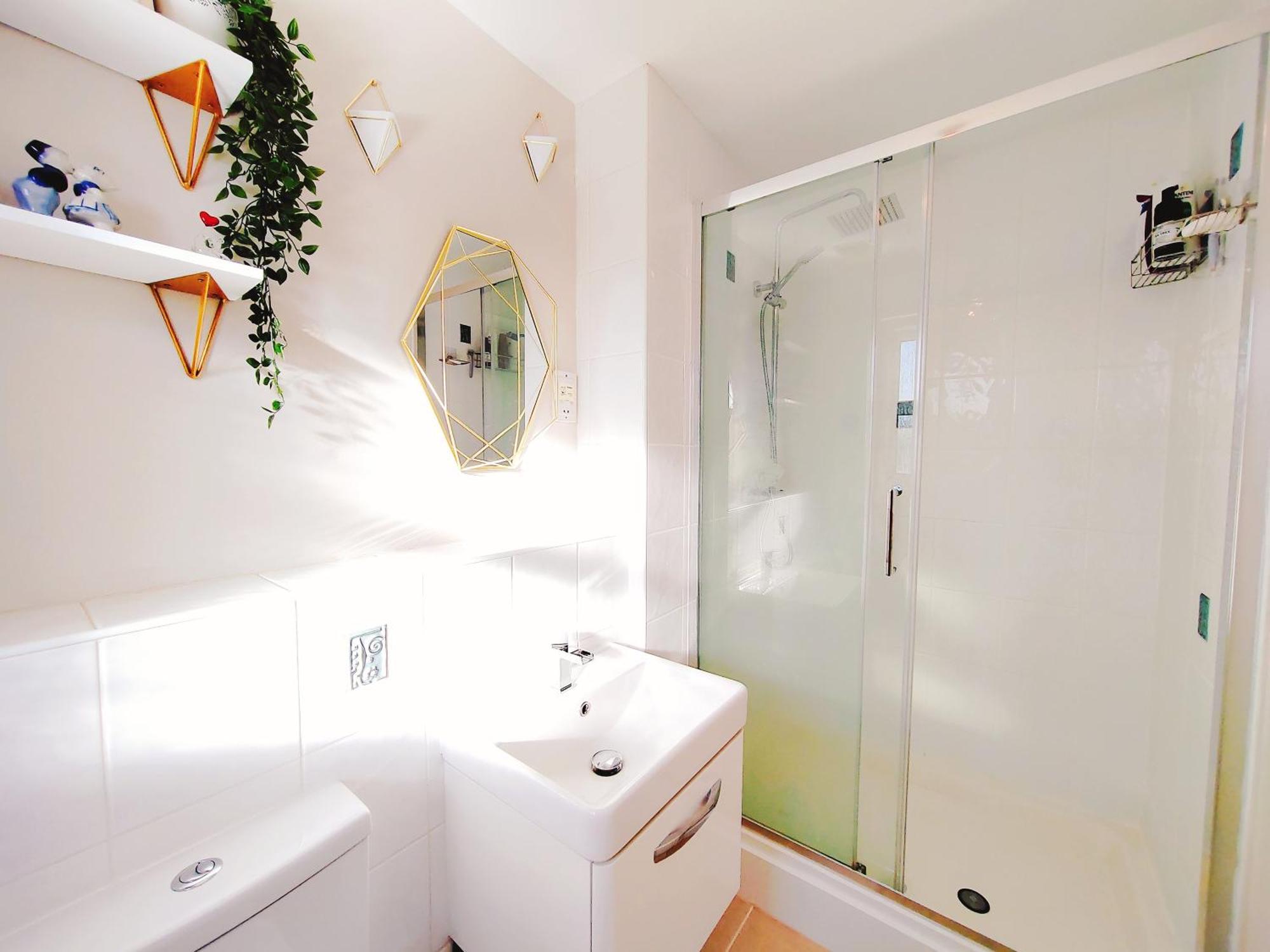 Modern And Spacious Double&King Bedrooms Both With Private Bathrooms 에든버러 객실 사진