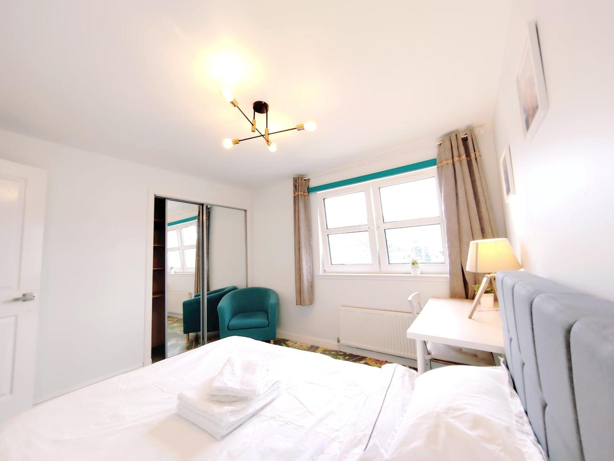 Modern And Spacious Double&King Bedrooms Both With Private Bathrooms 에든버러 객실 사진