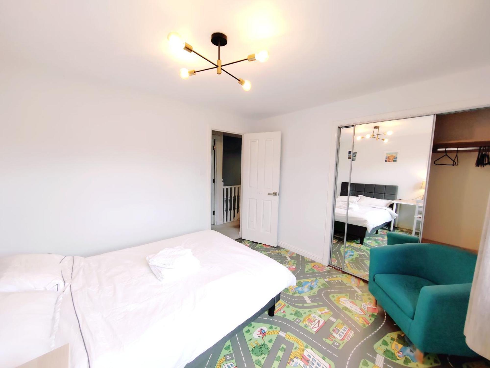 Modern And Spacious Double&King Bedrooms Both With Private Bathrooms 에든버러 객실 사진