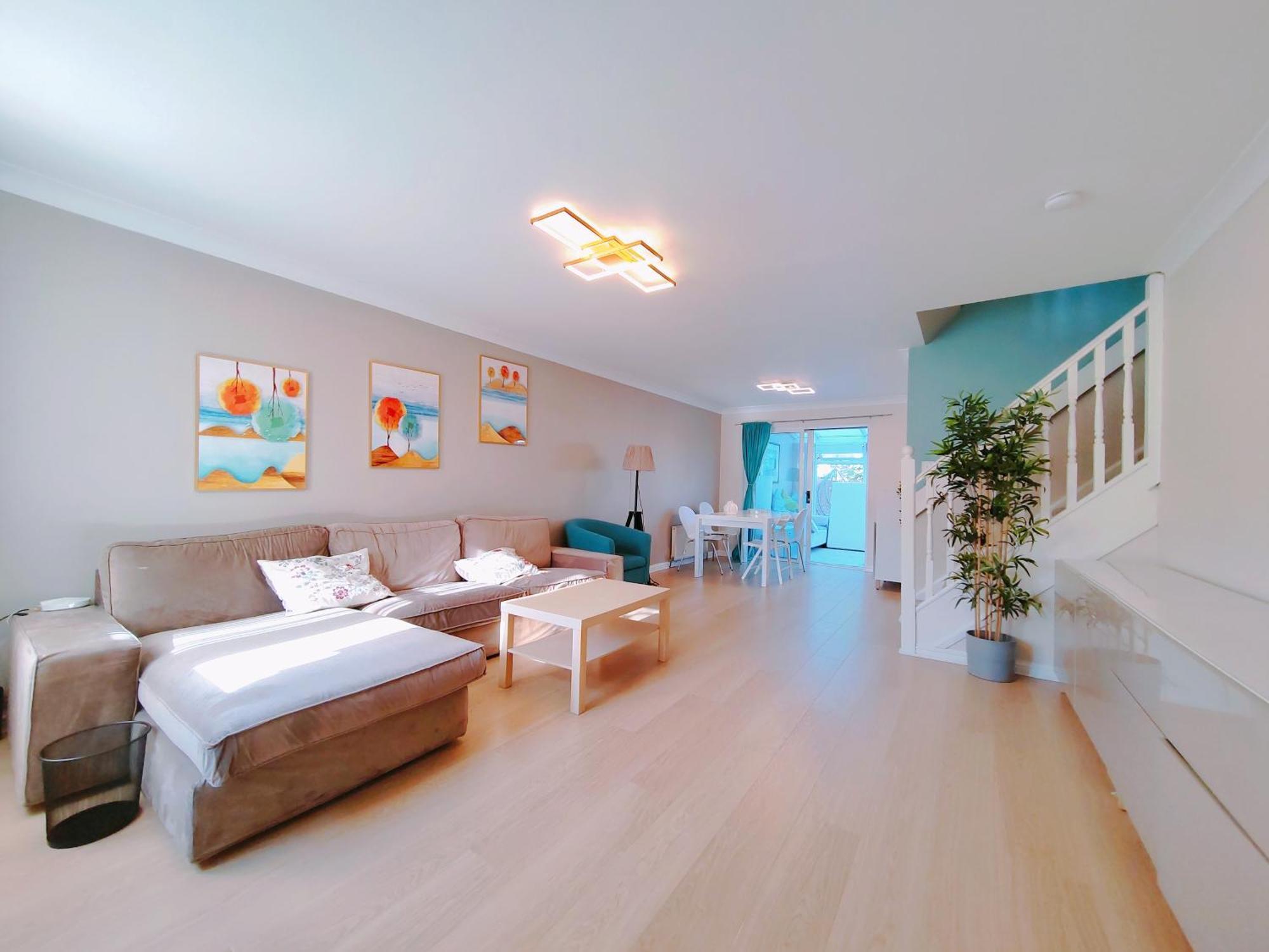 Modern And Spacious Double&King Bedrooms Both With Private Bathrooms 에든버러 외부 사진